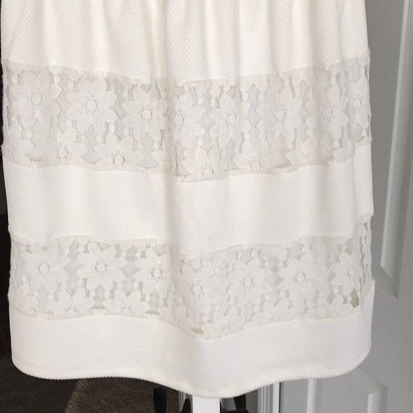 White/cream skater dress with lace detail - Picture 2 of 5